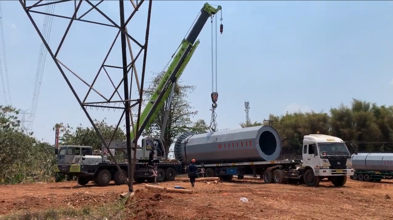 Large Pipe Section Lift And Positioning